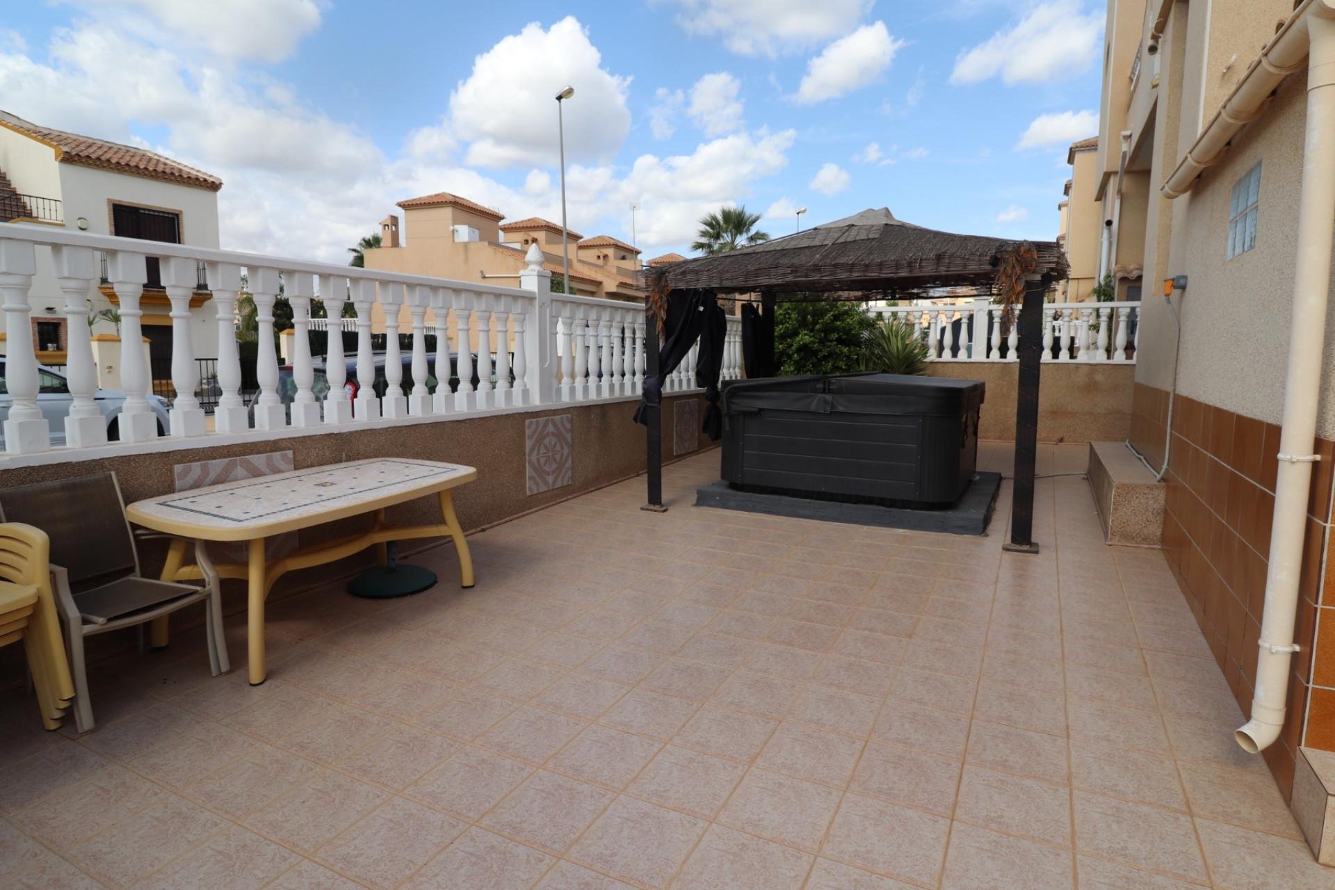 Reventa - Villa -
Villamartin - Costa Blanca
