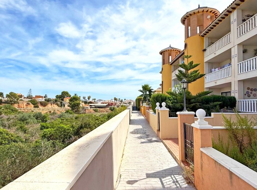 Revente - Apartment -
Orihuela Costa - Costa Blanca
