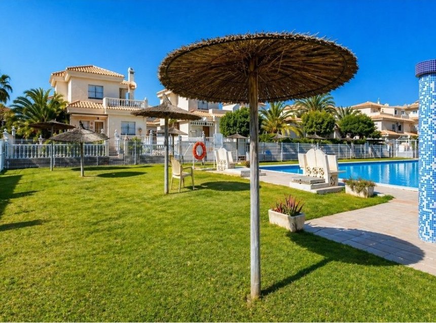 Revente - Apartment -
Orihuela Costa - Costa Blanca