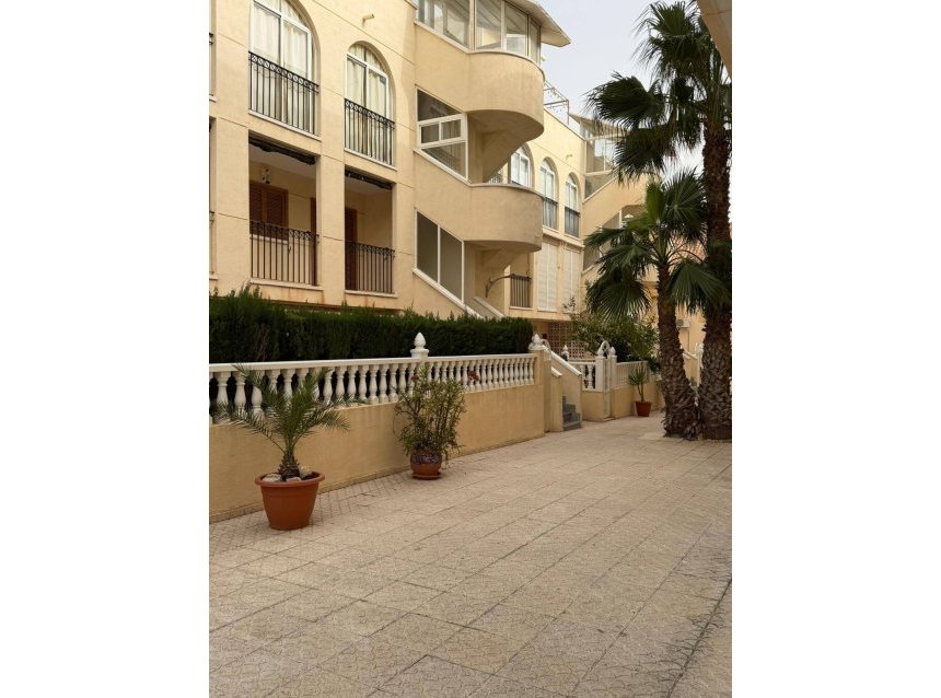 Revente - Apartment -
Orihuela Costa - La Regia