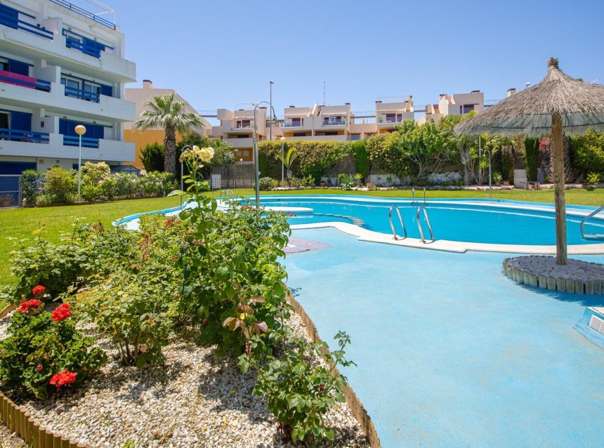 Revente - Apartment -
Orihuela Costa