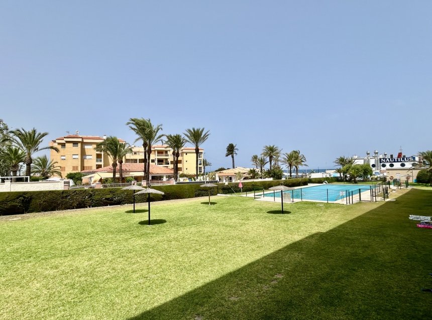 Revente - Apartment -
Punta Prima - Costa Blanca