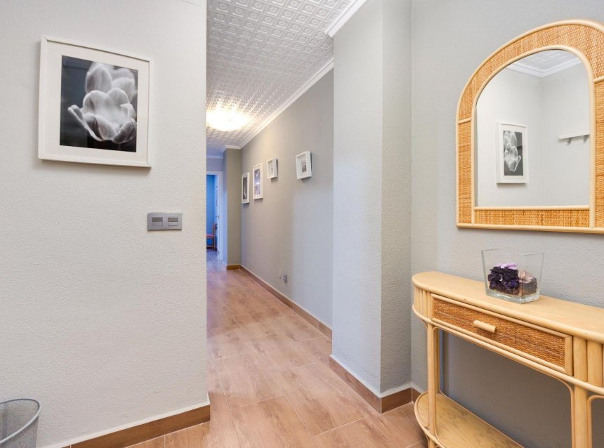 Revente - Apartment -
Torrevieja - Acequion