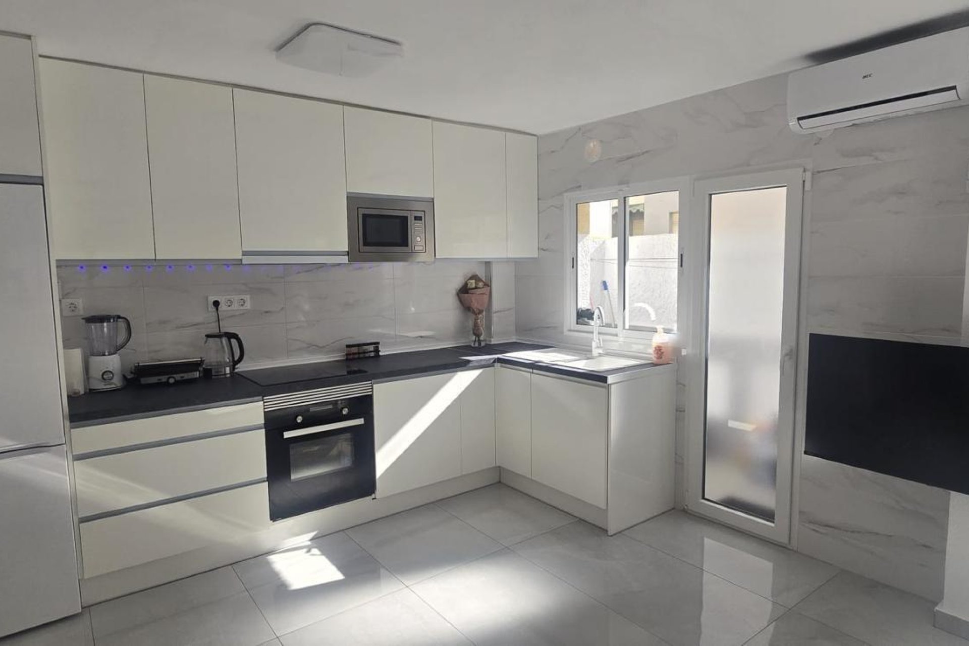 Revente - Apartment -
Torrevieja - Acequion