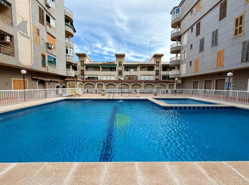 Revente - Apartment -
Torrevieja - Acequion