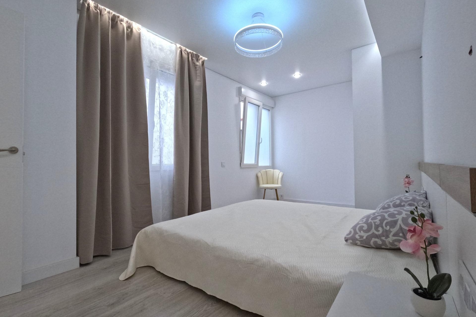 Revente - Apartment -
Torrevieja - Acequion