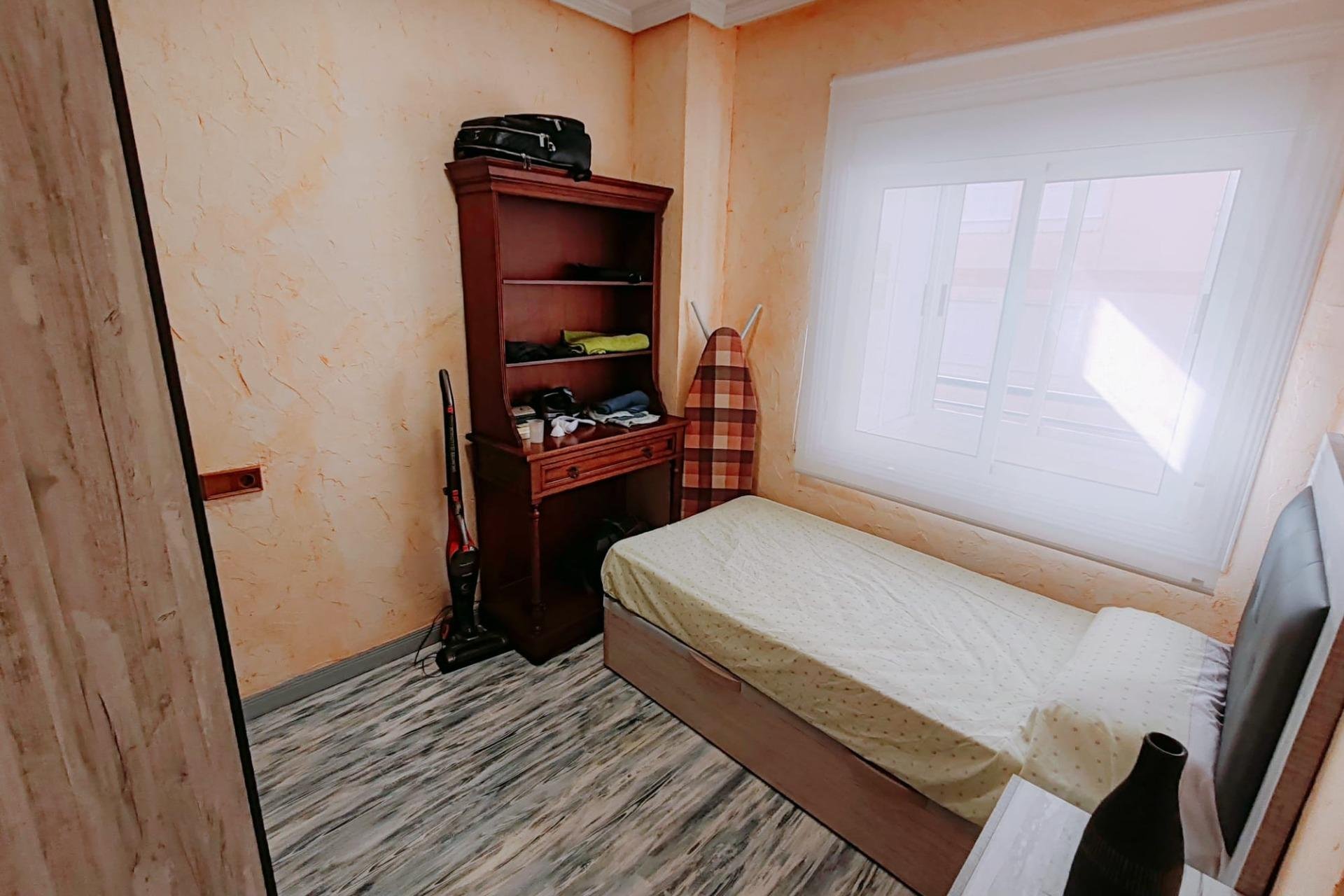 Revente - Apartment -
Torrevieja - Acequion