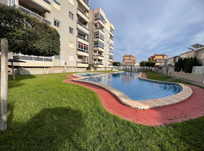 Revente - Apartment -
Torrevieja - Aguas Nuevas