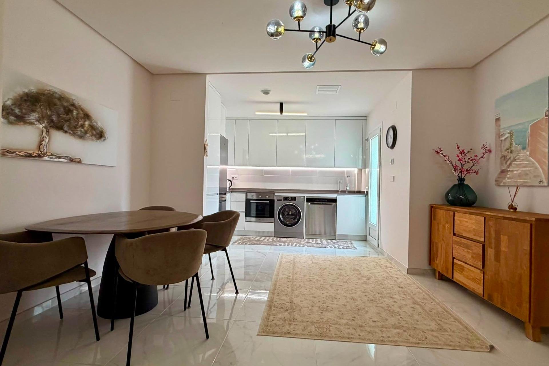 Revente - Apartment -
Torrevieja - Aguas Nuevas