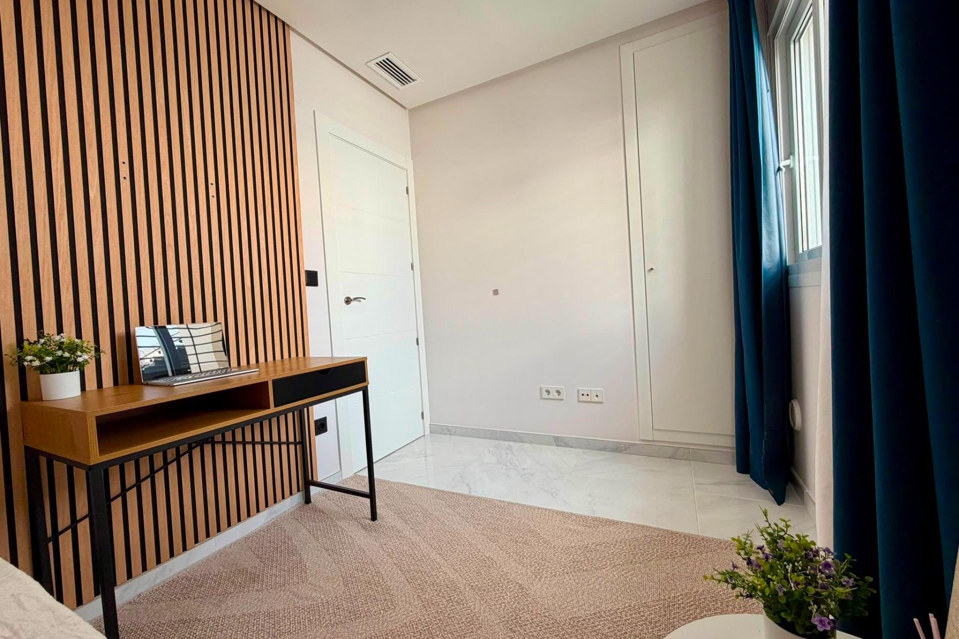 Revente - Apartment -
Torrevieja - Aguas Nuevas