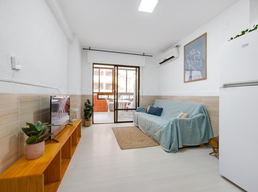 Revente - Apartment -
Torrevieja - Cabo Cervera