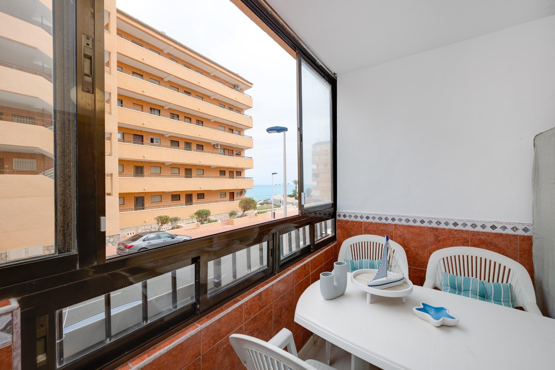 Revente - Apartment -
Torrevieja - Cabo Cervera
