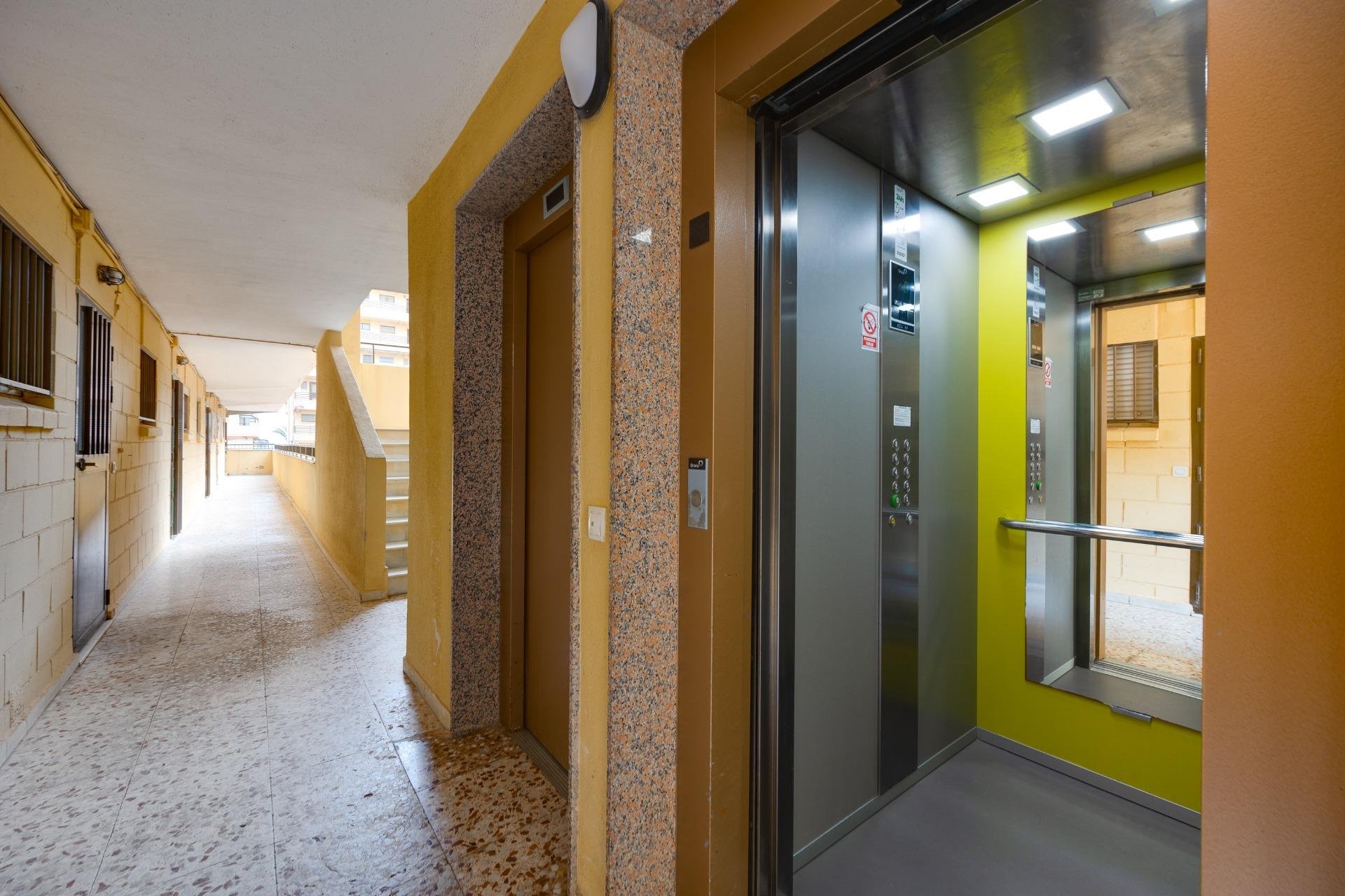 Revente - Apartment -
Torrevieja - Cabo Cervera