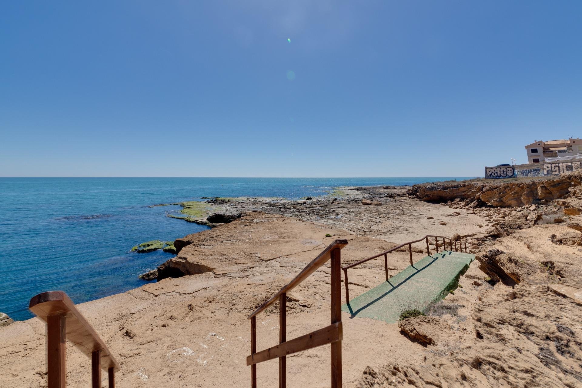 Revente - Apartment -
Torrevieja - Cabo Cervera