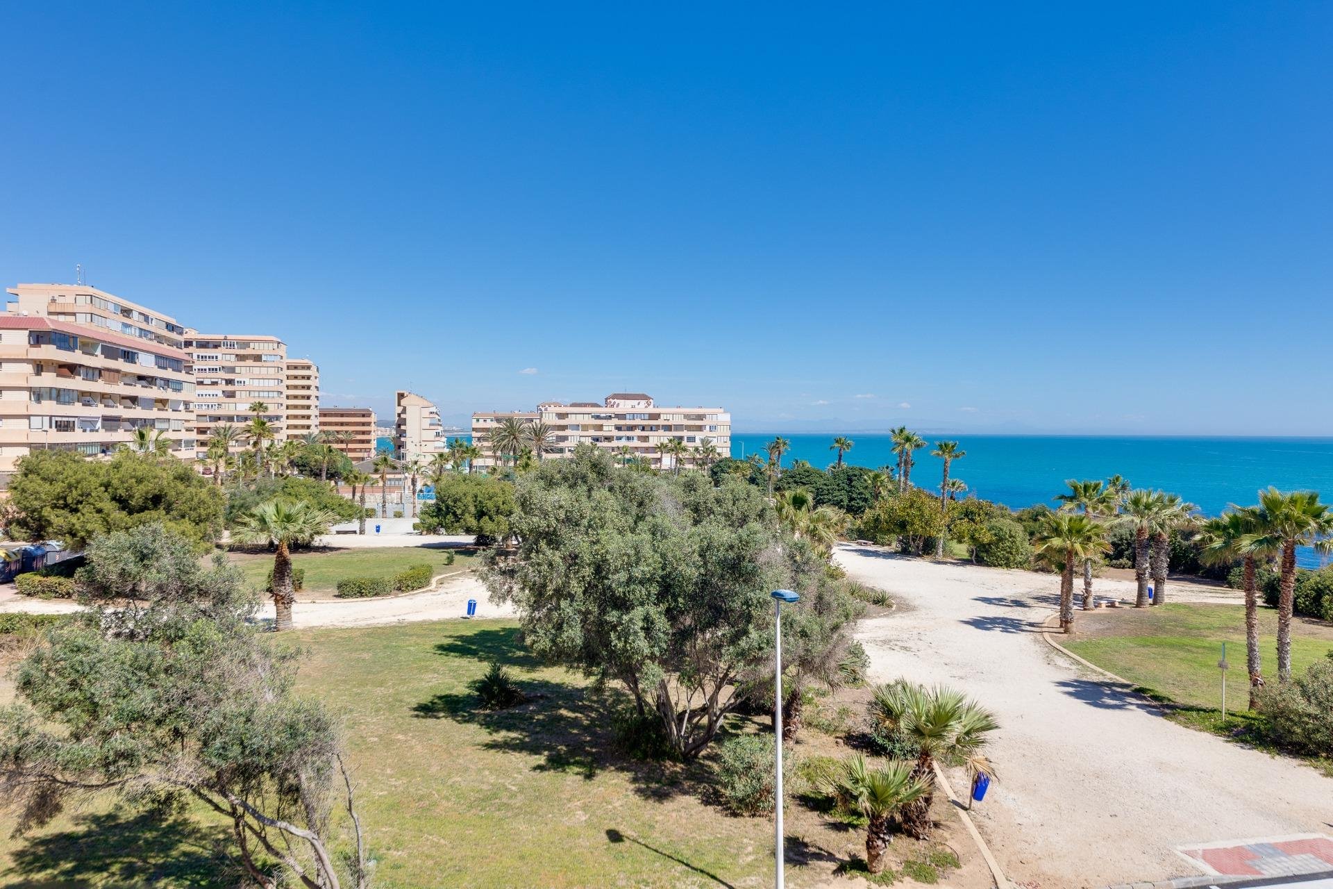 Revente - Apartment -
Torrevieja - Cabo Cervera