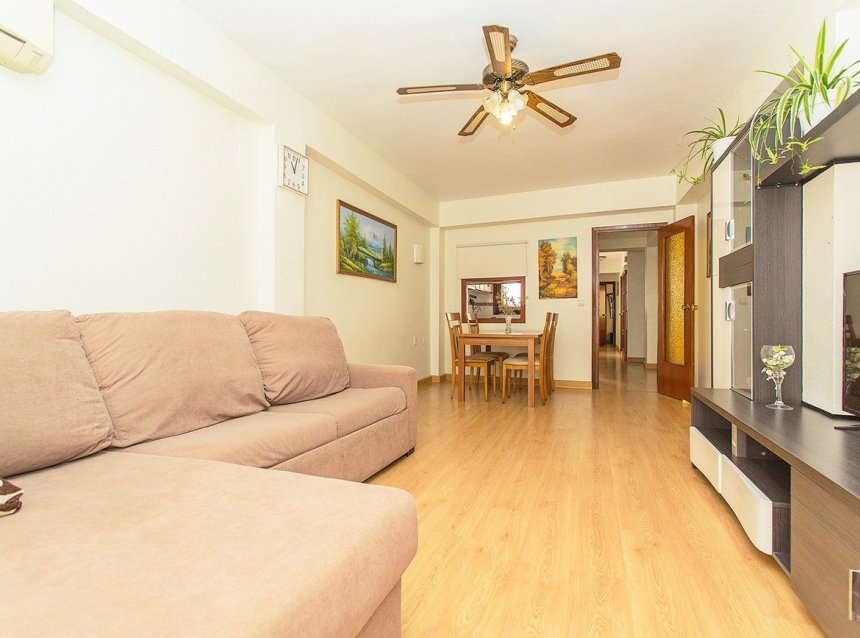 Revente - Apartment -
Torrevieja - Centro-Muelle Pesquero