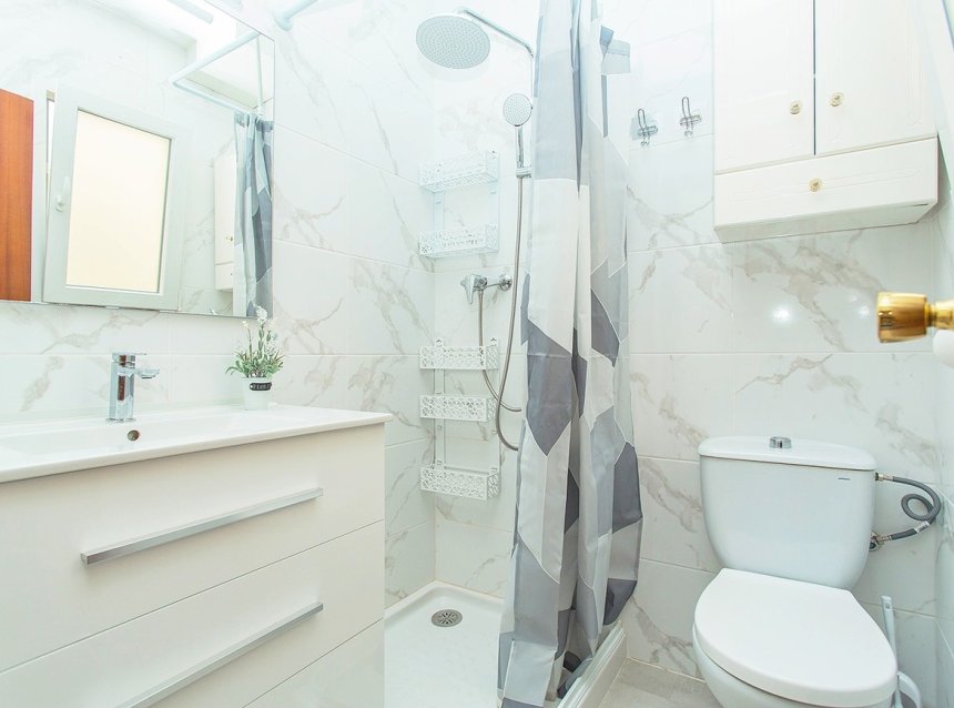 Revente - Apartment -
Torrevieja - Centro-Muelle Pesquero