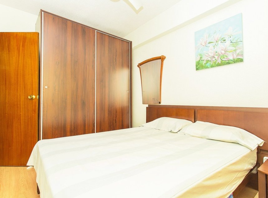 Revente - Apartment -
Torrevieja - Centro-Muelle Pesquero