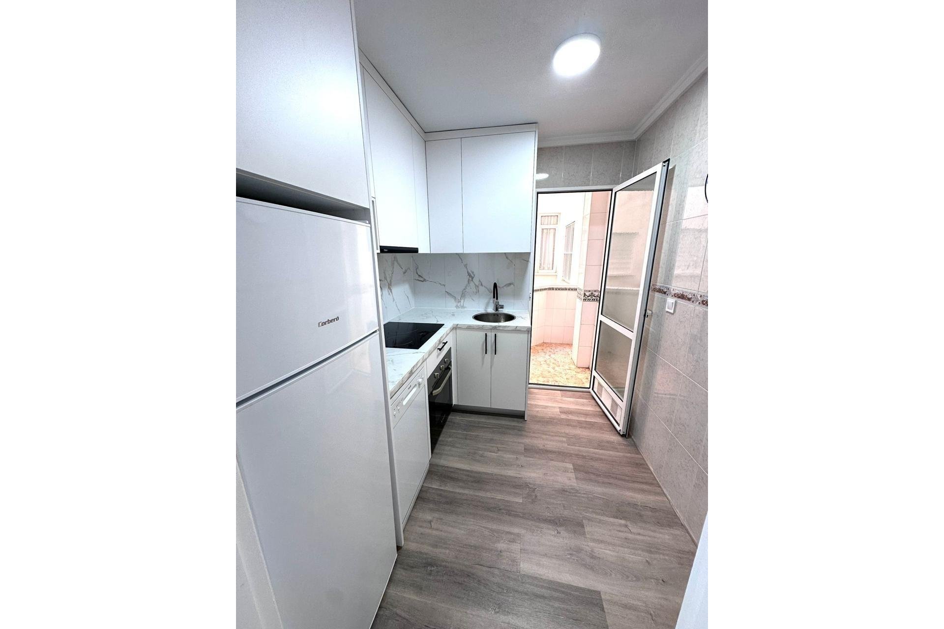 Revente - Apartment -
Torrevieja - Centro - Muelle Pesquero