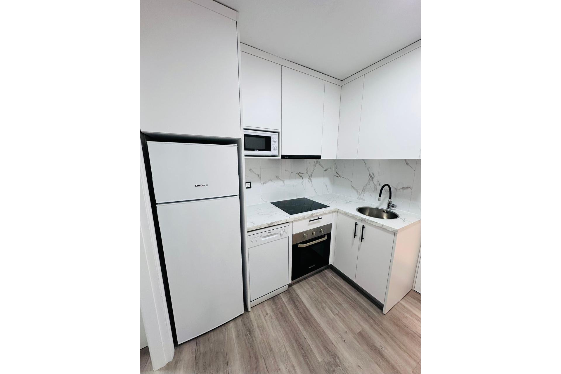 Revente - Apartment -
Torrevieja - Centro - Muelle Pesquero