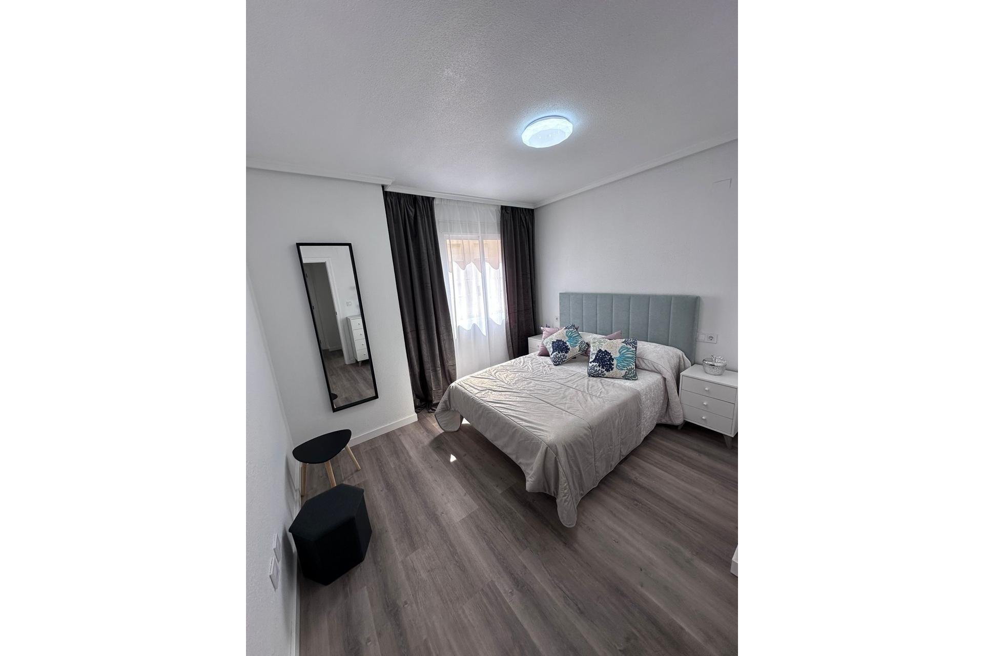 Revente - Apartment -
Torrevieja - Centro - Muelle Pesquero