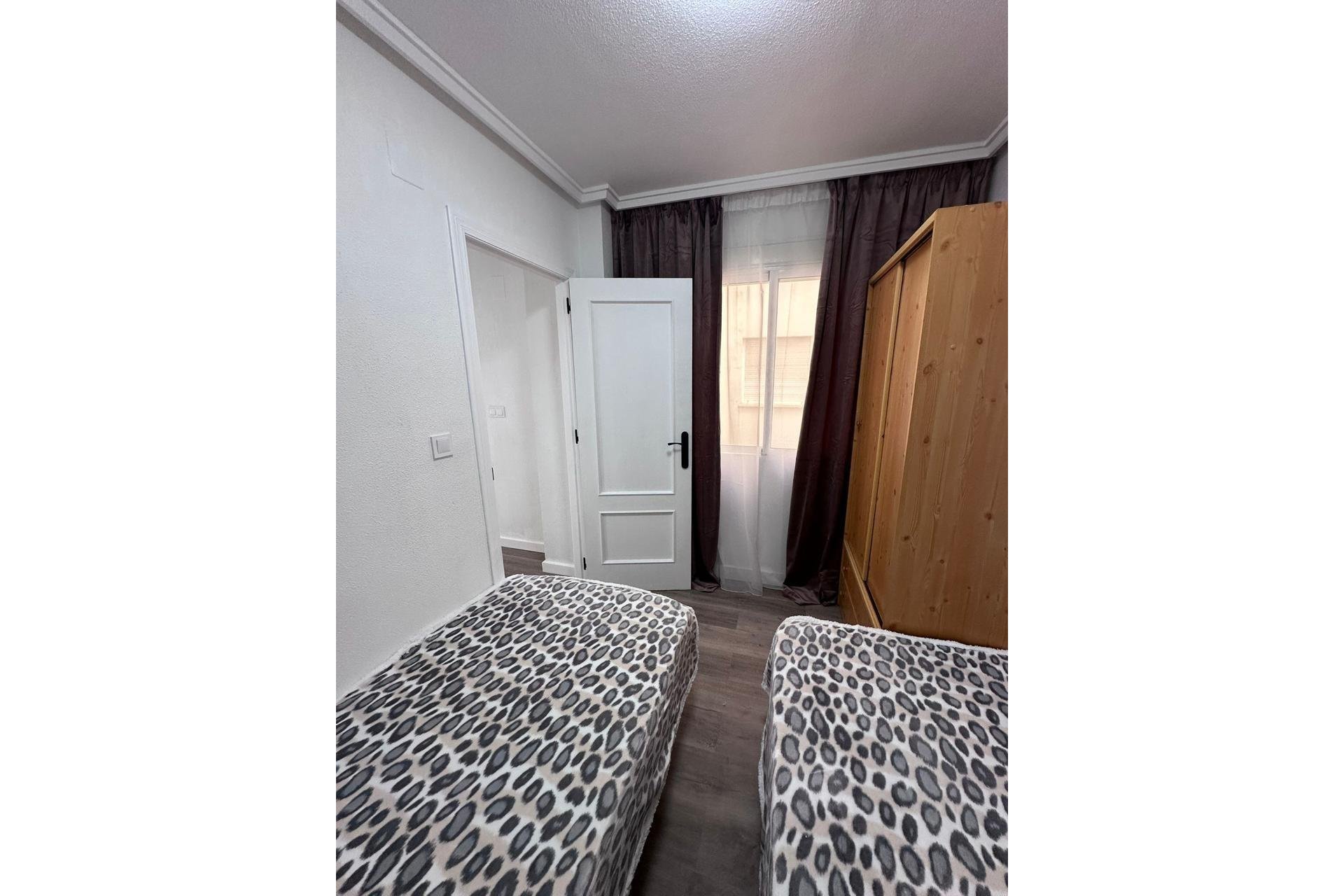 Revente - Apartment -
Torrevieja - Centro - Muelle Pesquero