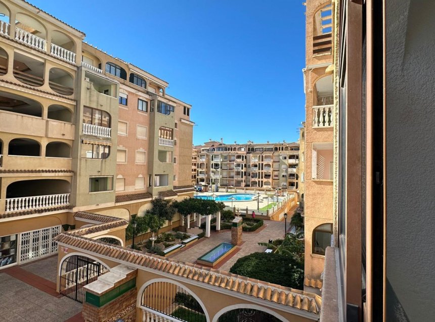 Revente - Apartment -
Torrevieja - Centro