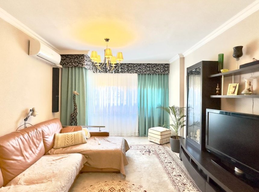 Revente - Apartment -
Torrevieja - Centro