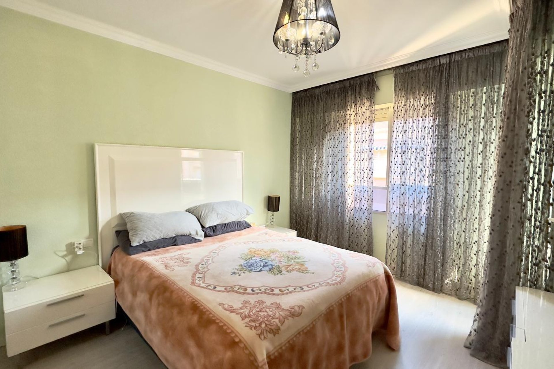 Revente - Apartment -
Torrevieja - Centro