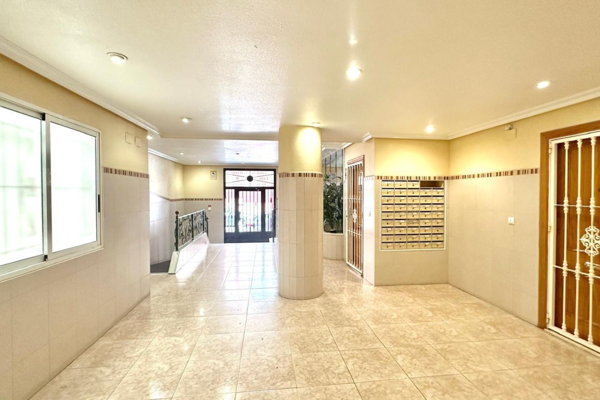 Revente - Apartment -
Torrevieja - Centro