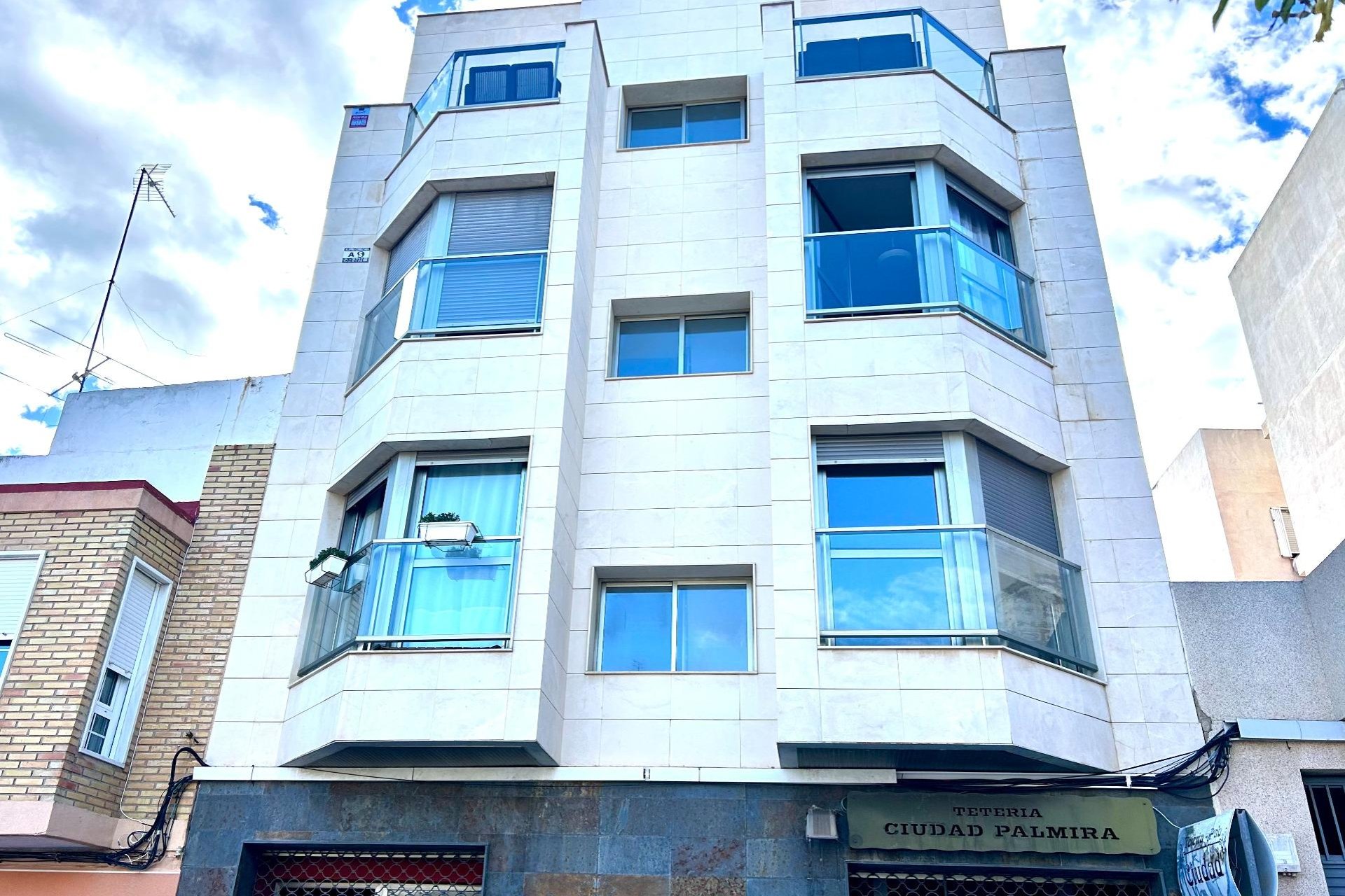 Revente - Apartment -
Torrevieja - Centro