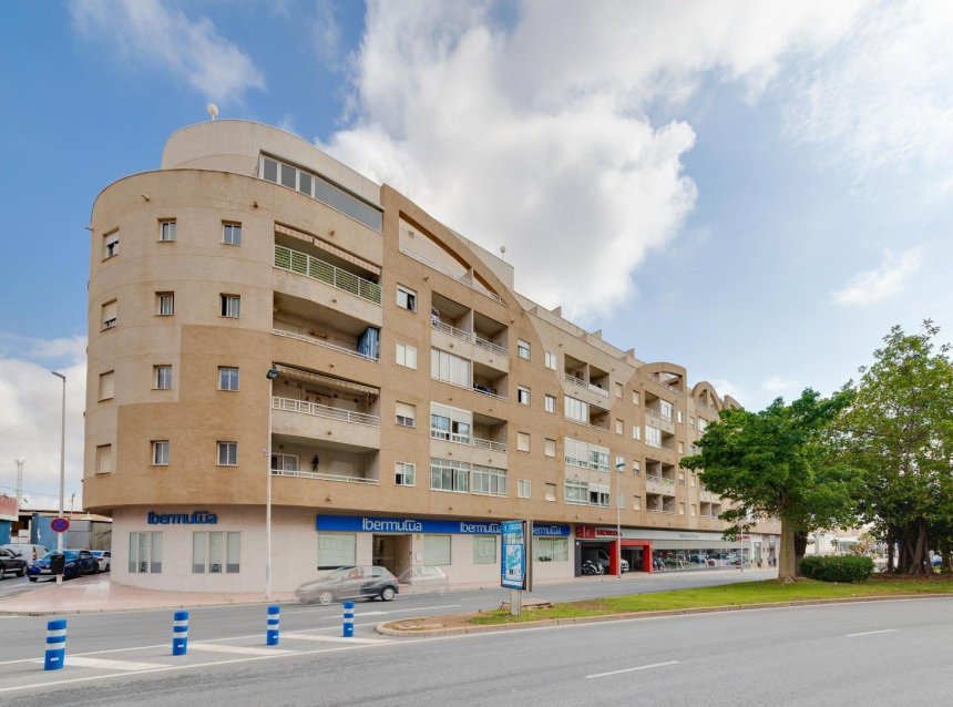 Revente - Apartment -
Torrevieja - Centro