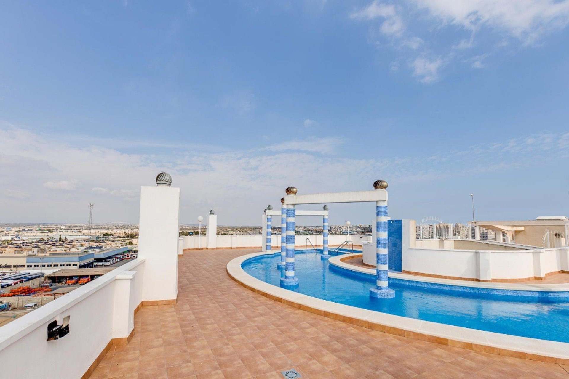 Revente - Apartment -
Torrevieja - Centro