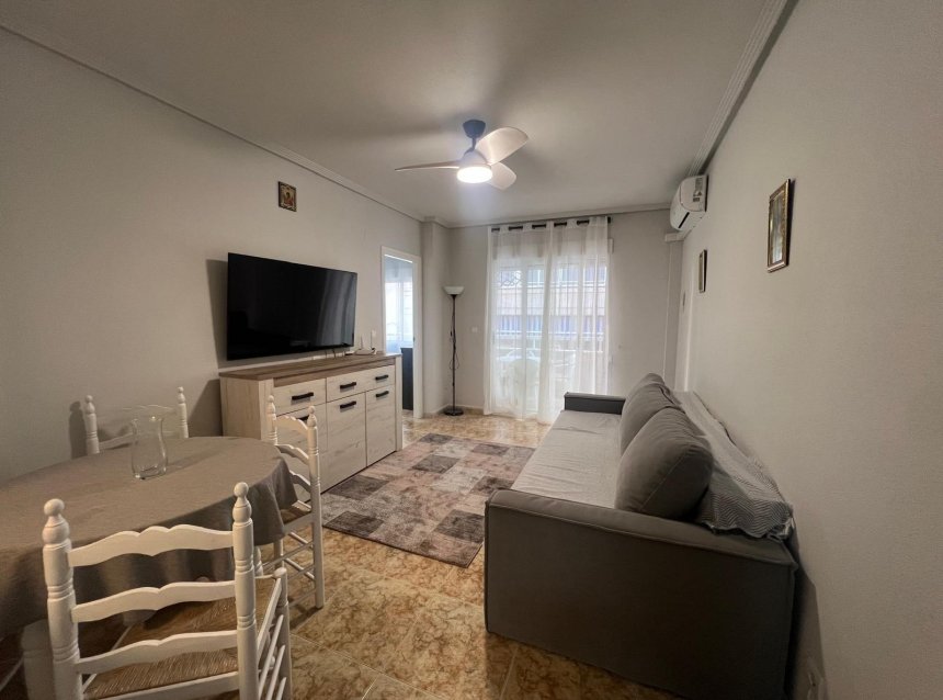 Revente - Apartment -
Torrevieja - Centro