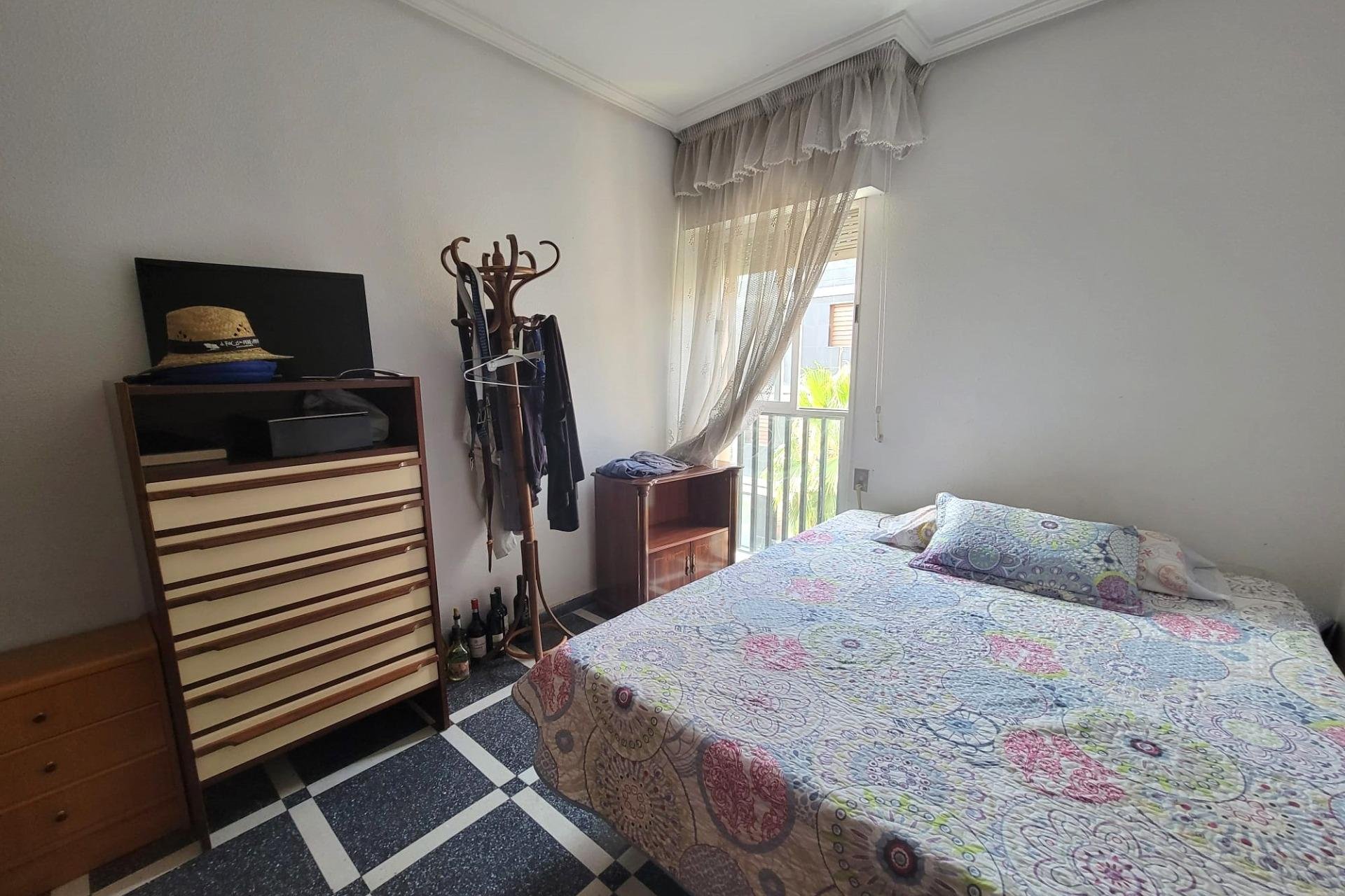 Revente - Apartment -
Torrevieja - Centro