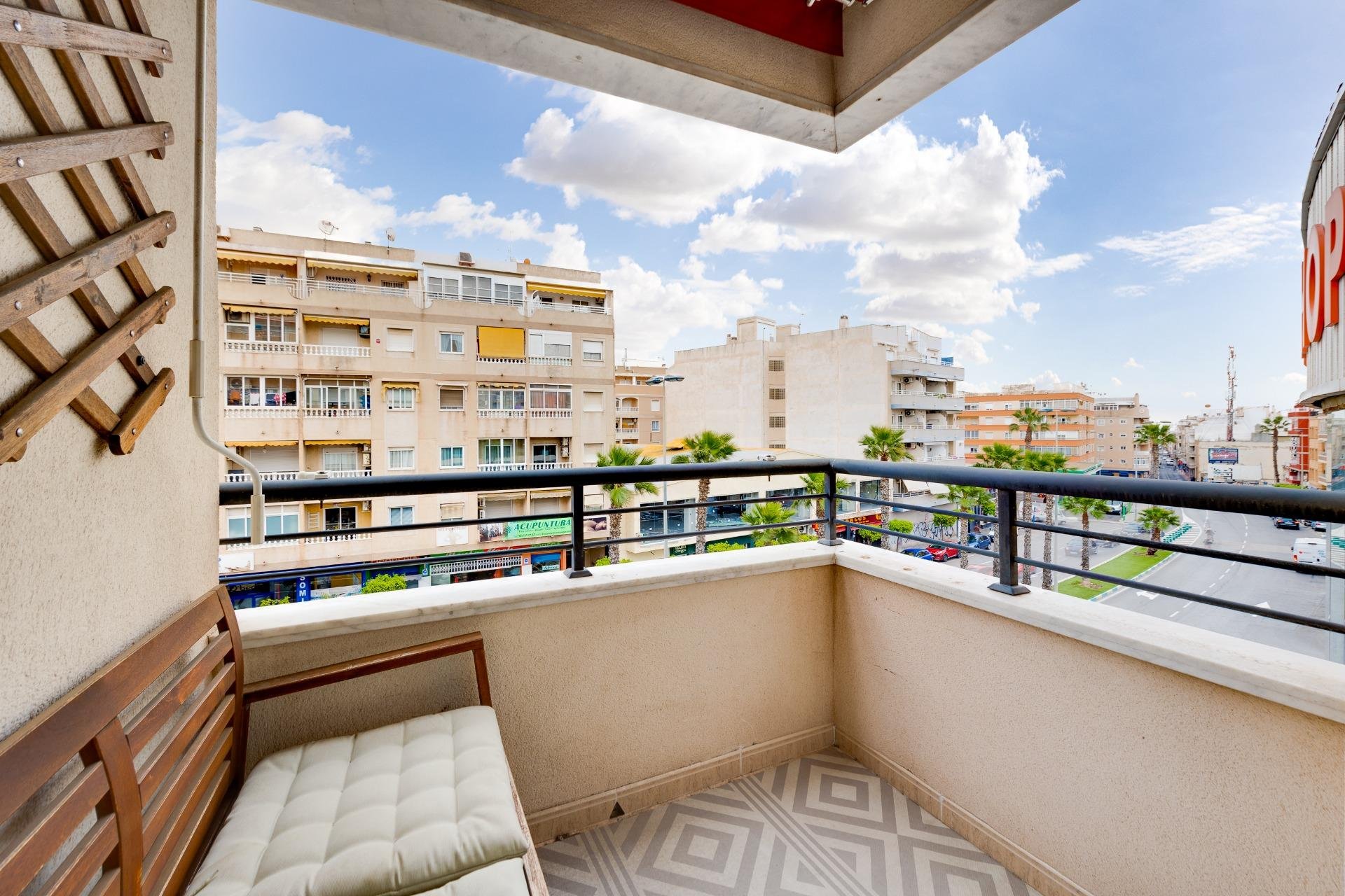 Revente - Apartment -
Torrevieja - Centro