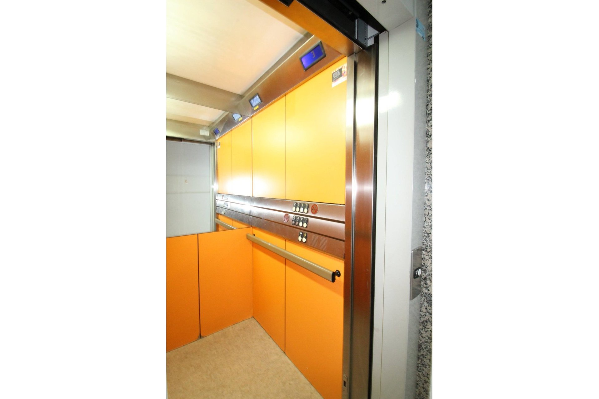 Revente - Apartment -
Torrevieja - Centro