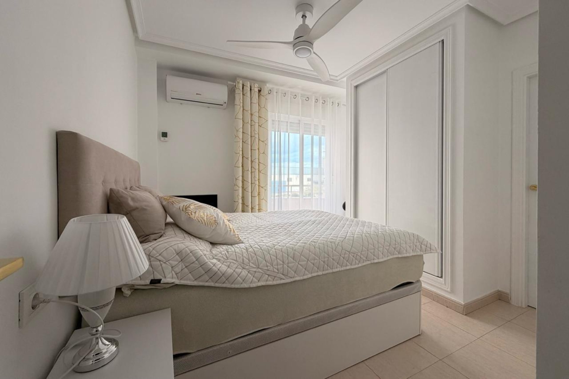 Revente - Apartment -
Torrevieja - Centro