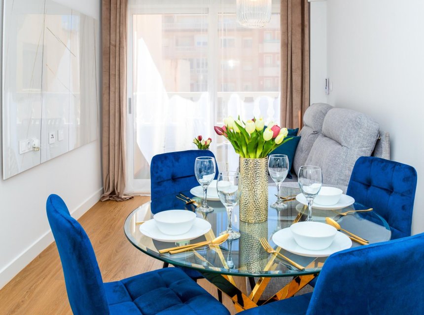 Revente - Apartment -
Torrevieja - Centro