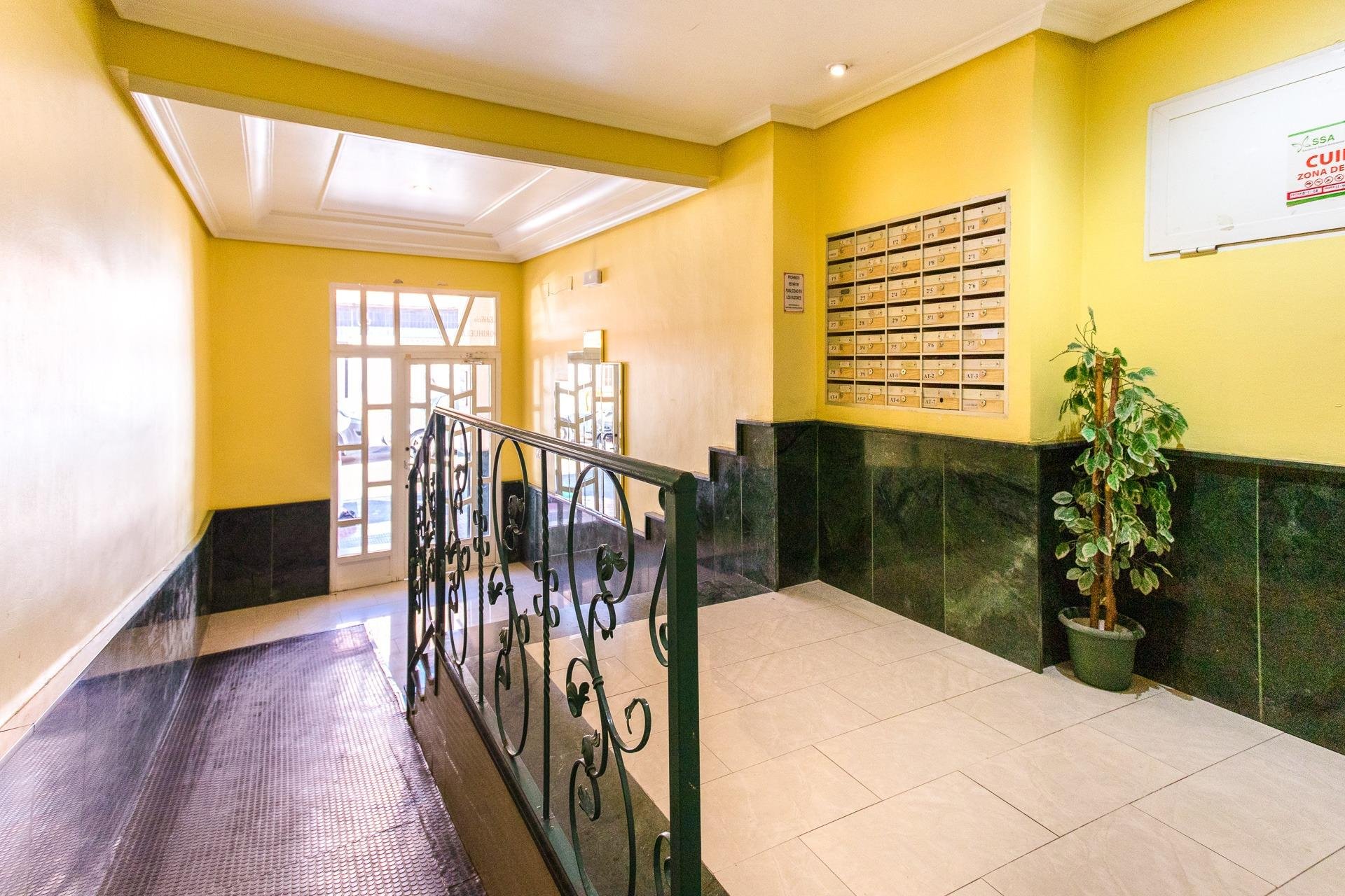 Revente - Apartment -
Torrevieja - Centro