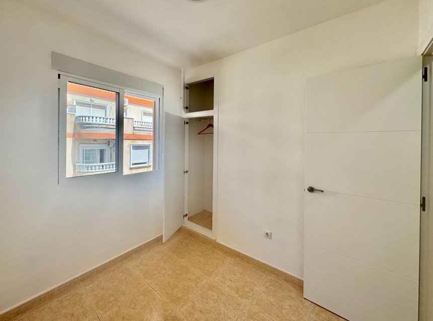 Revente - Apartment -
Torrevieja - Centro
