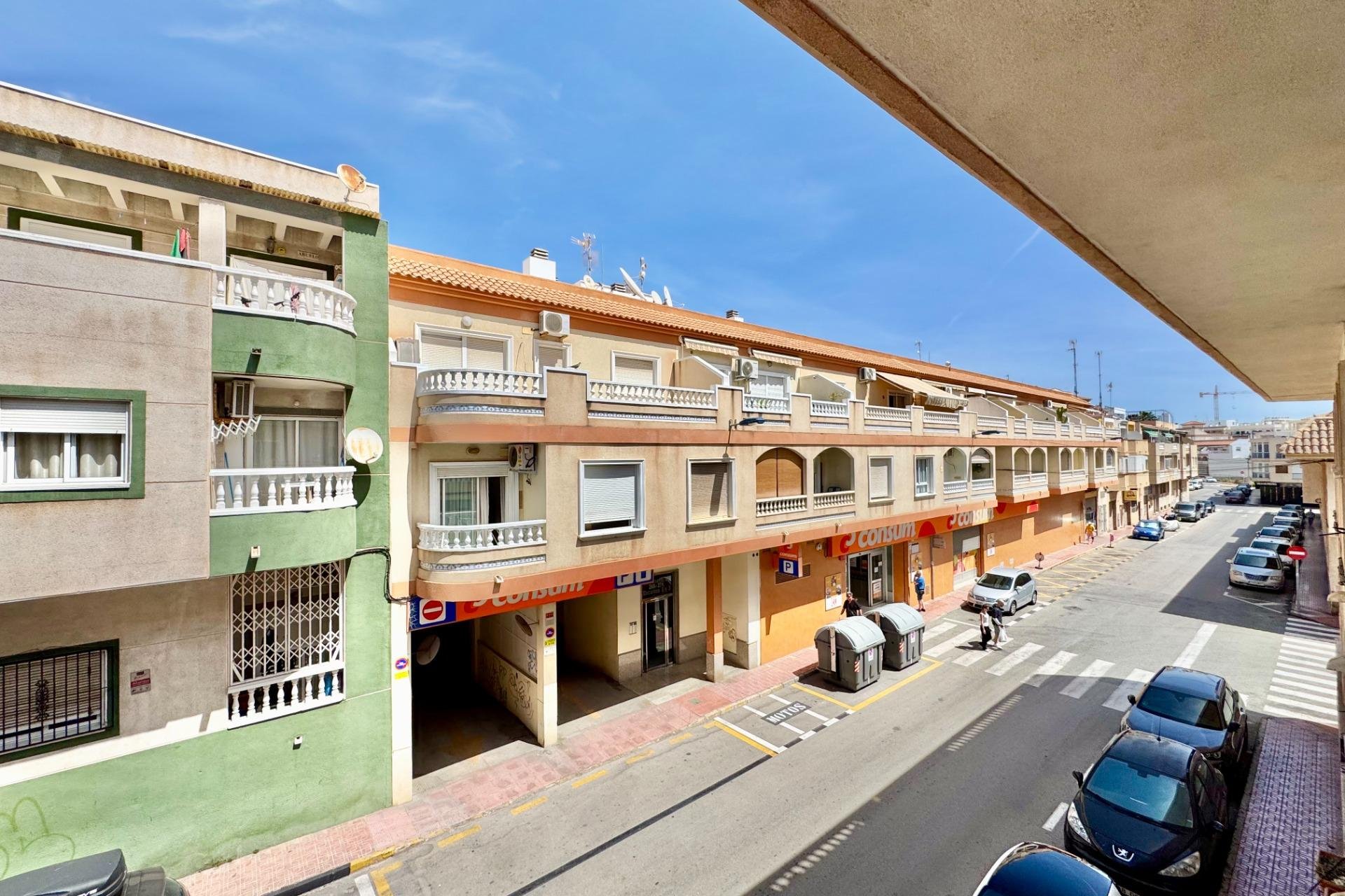 Revente - Apartment -
Torrevieja - Centro