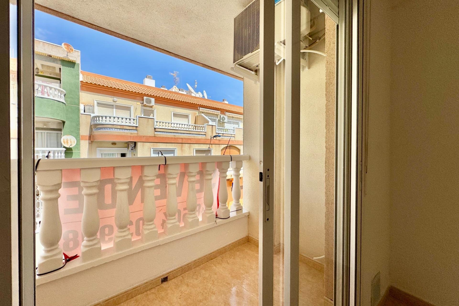 Revente - Apartment -
Torrevieja - Centro