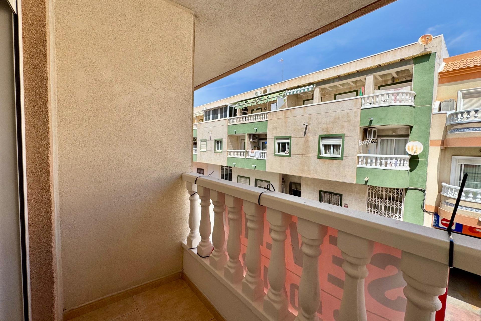 Revente - Apartment -
Torrevieja - Centro