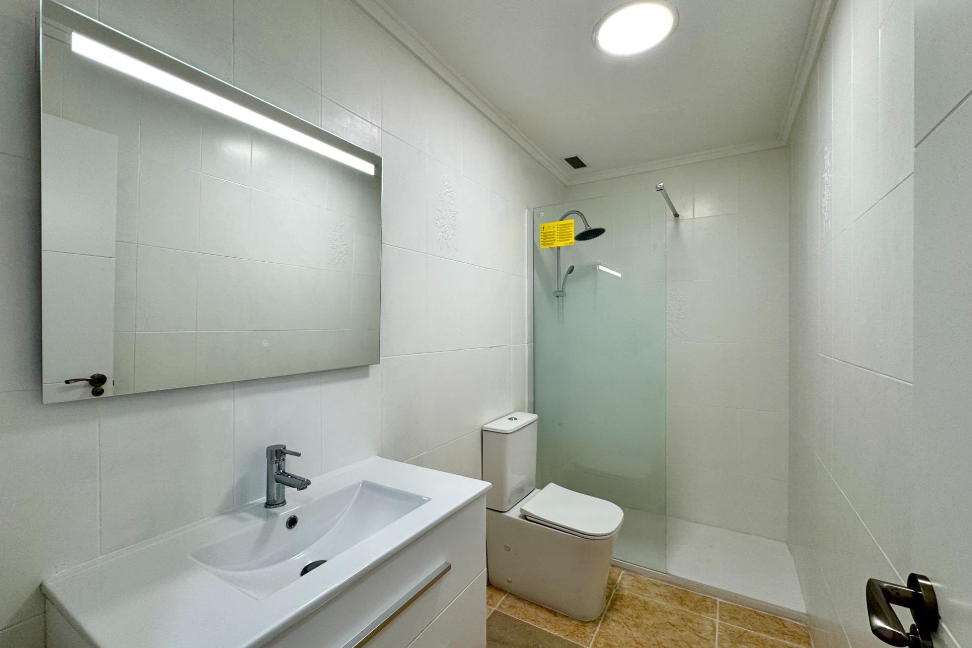 Revente - Apartment -
Torrevieja - Centro