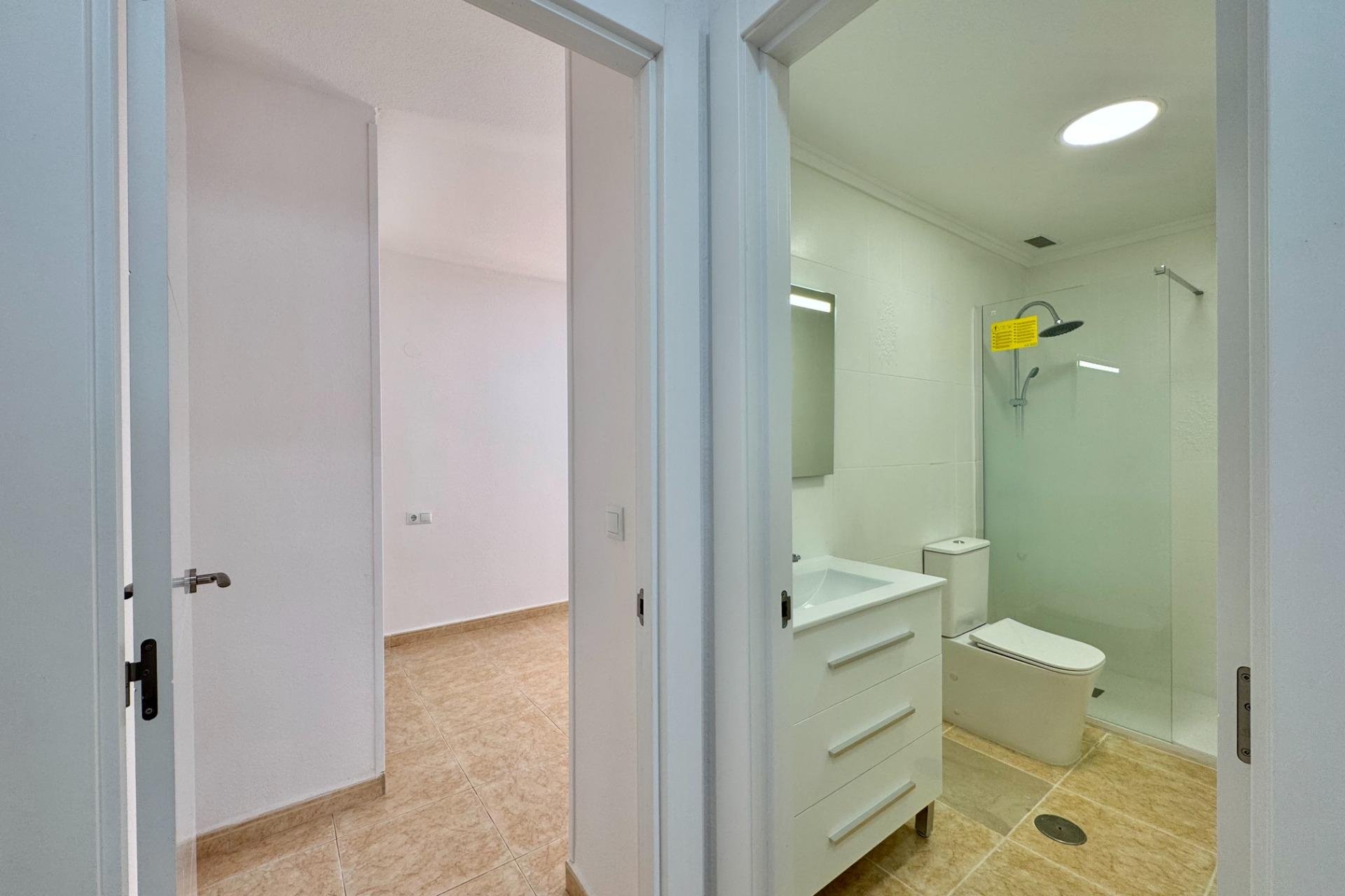 Revente - Apartment -
Torrevieja - Centro