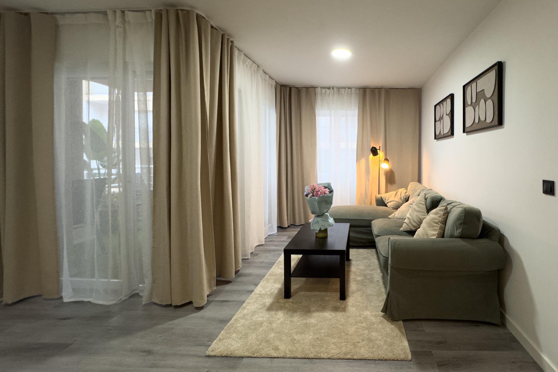 Revente - Apartment -
Torrevieja - Centro
