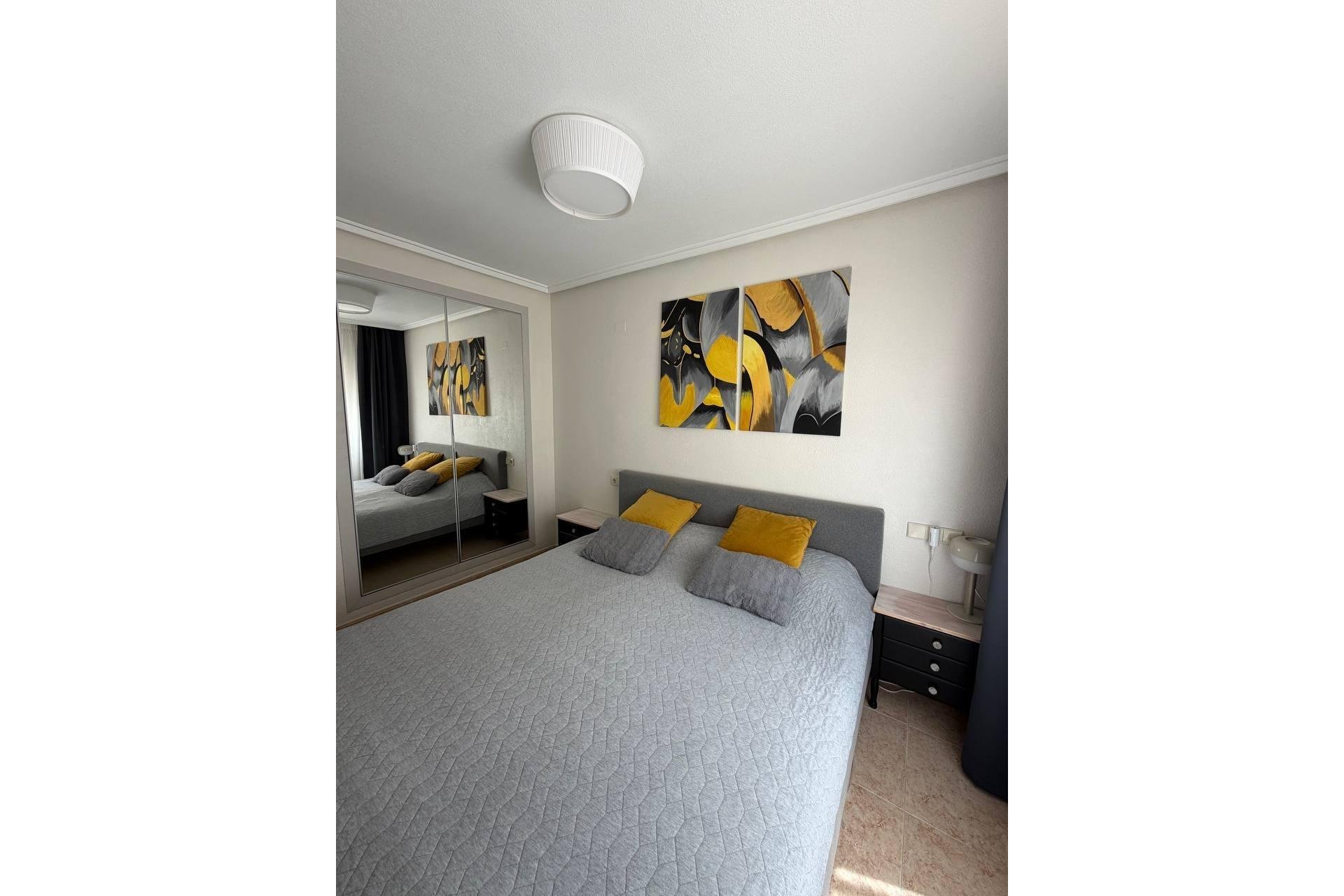 Revente - Apartment -
Torrevieja - Centro