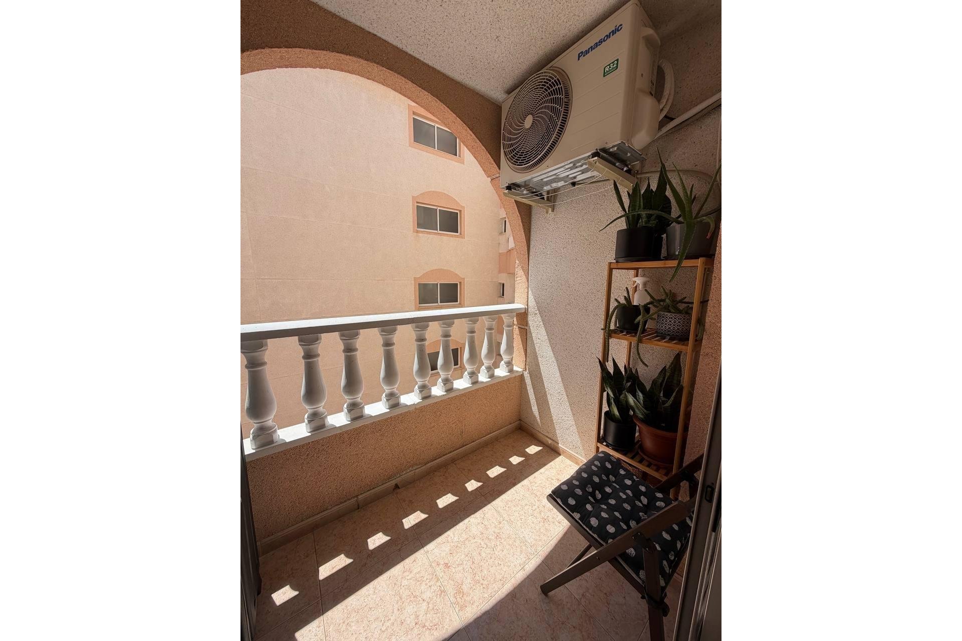 Revente - Apartment -
Torrevieja - Centro