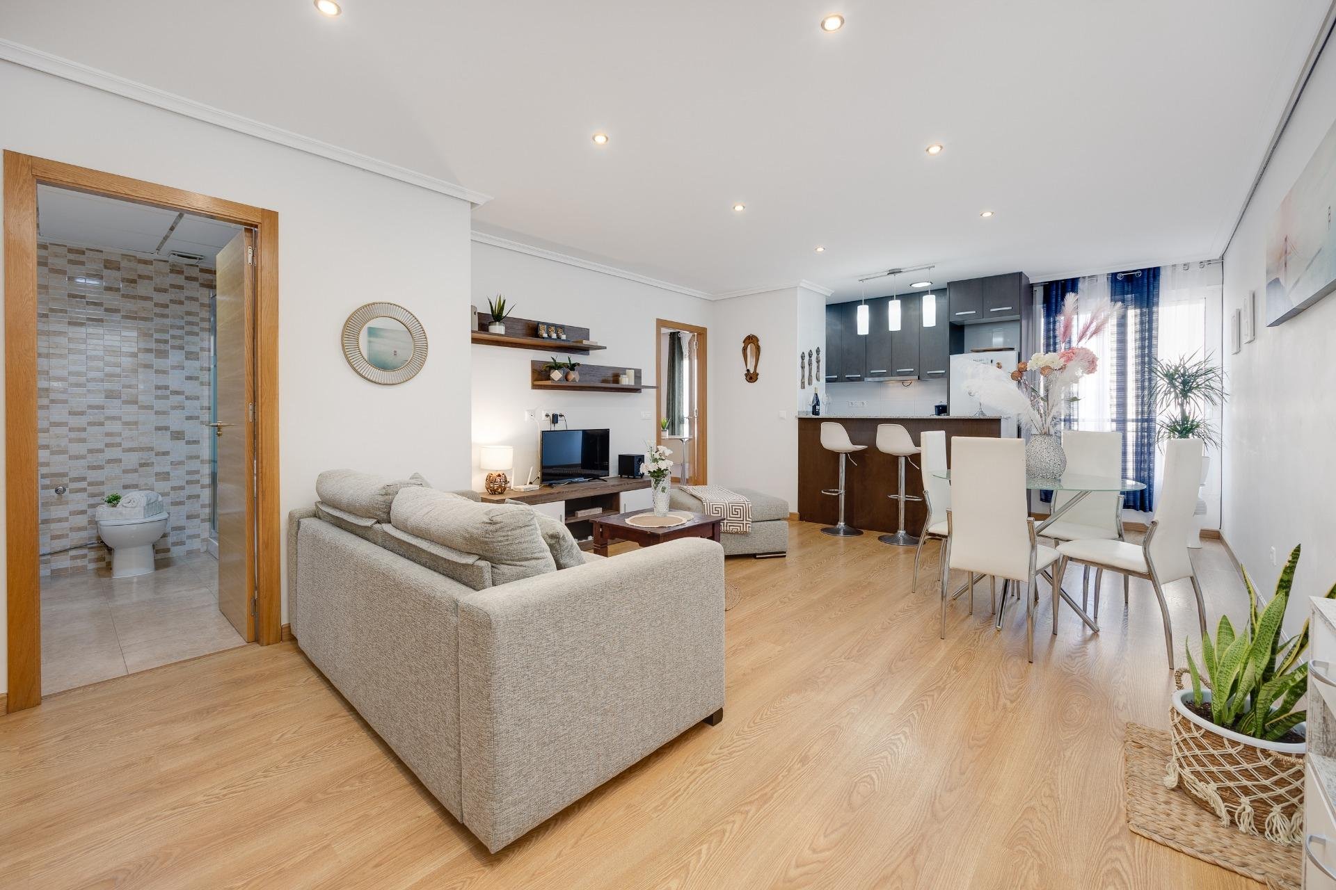 Revente - Apartment -
Torrevieja - Centro